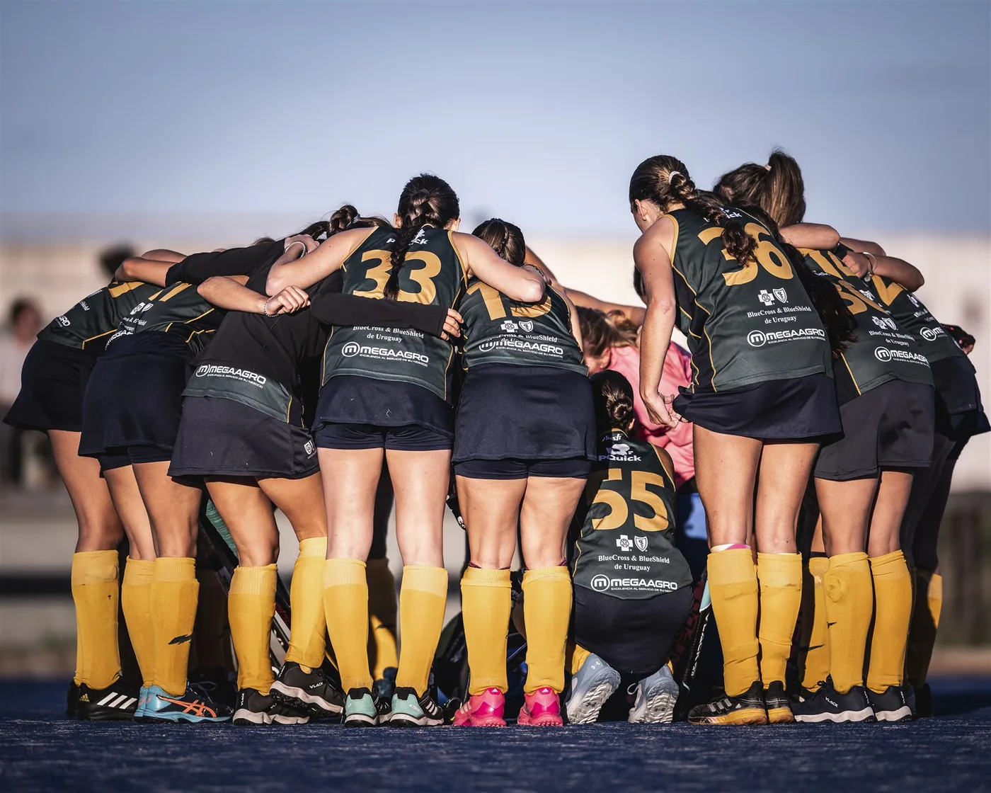 Jugadoras de Ceibos Hockey reunidas en ronda
